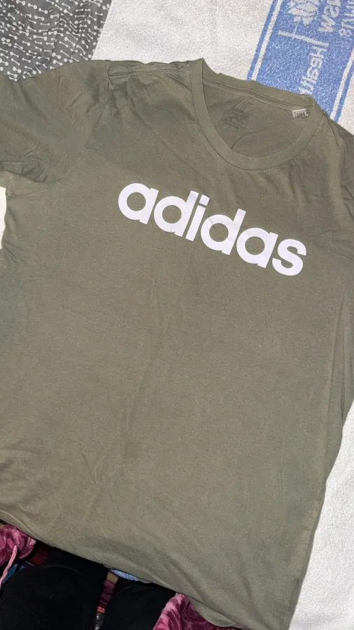 Adidas khaki T shirt Sz M - Photo 3 of 4