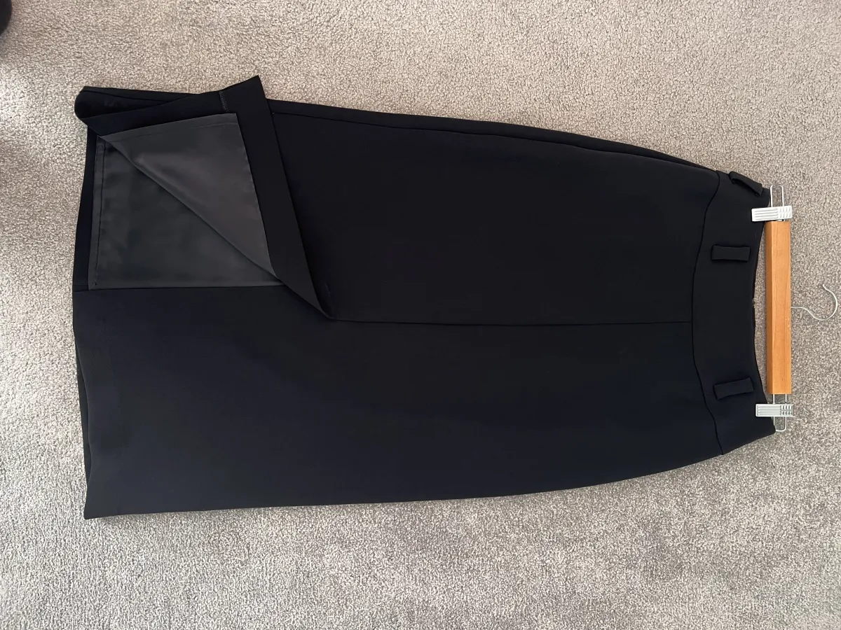 Cue long black work or office skirt - Photo 7 of 10