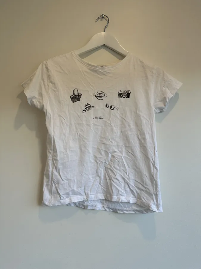 White Summer Graphic Tee - Photo 1 of 2
