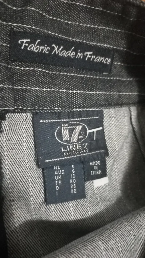 Size 8 - Photo 3 of 3