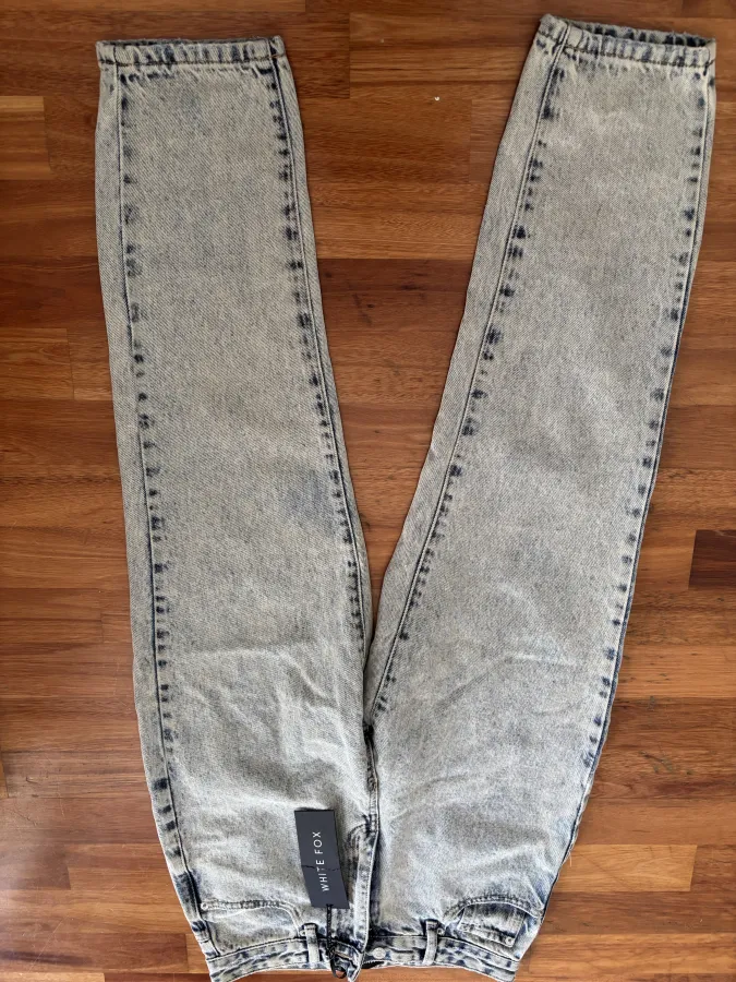 White fox washed jeans - Photo 1 of 3