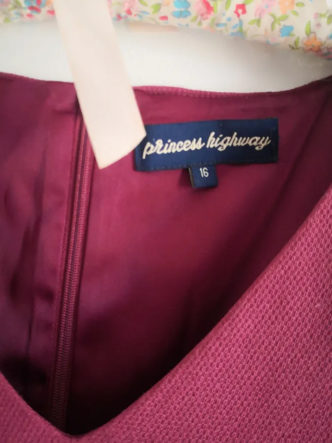 Princess Highway Maroon wiggle dress - Photo 2 of 2