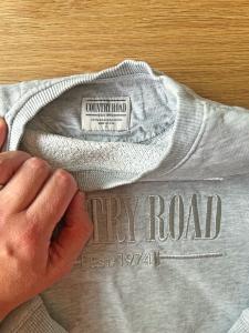 Country Road jumper - Photo 3 of 4