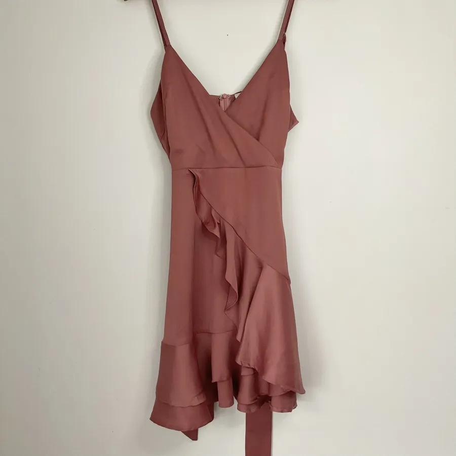 Princess Polly Woman's Size 14 Dusky Pink Tie Waist Ruffle Hem Mini Dress - Photo 3 of 8