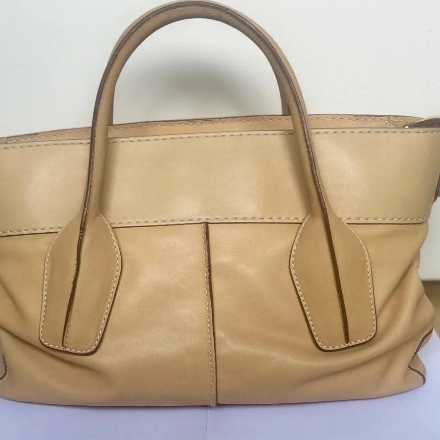 Tod’s Tan D-Styling Tote Bag – Classic Structured Leather Shoulder Bag - Photo 1 of 8