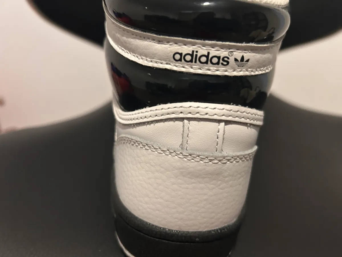 NEW Adidas Classic Originals Shoes - Photo 1 of 5