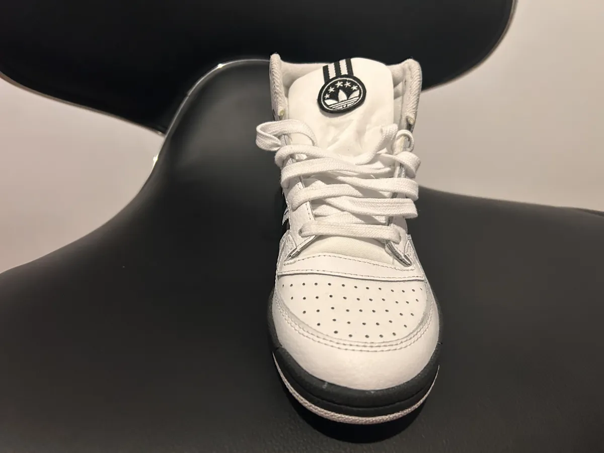 NEW Adidas Classic Originals Shoes - Photo 2 of 5