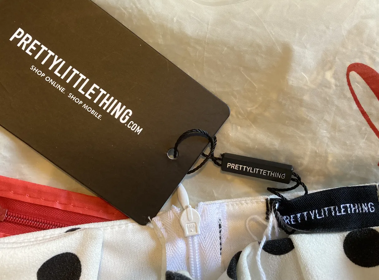 Pretty Little Thing Polka Dot Bodycon Strapless Dress Frill Hem Size 8 NWT - Photo 3 of 5