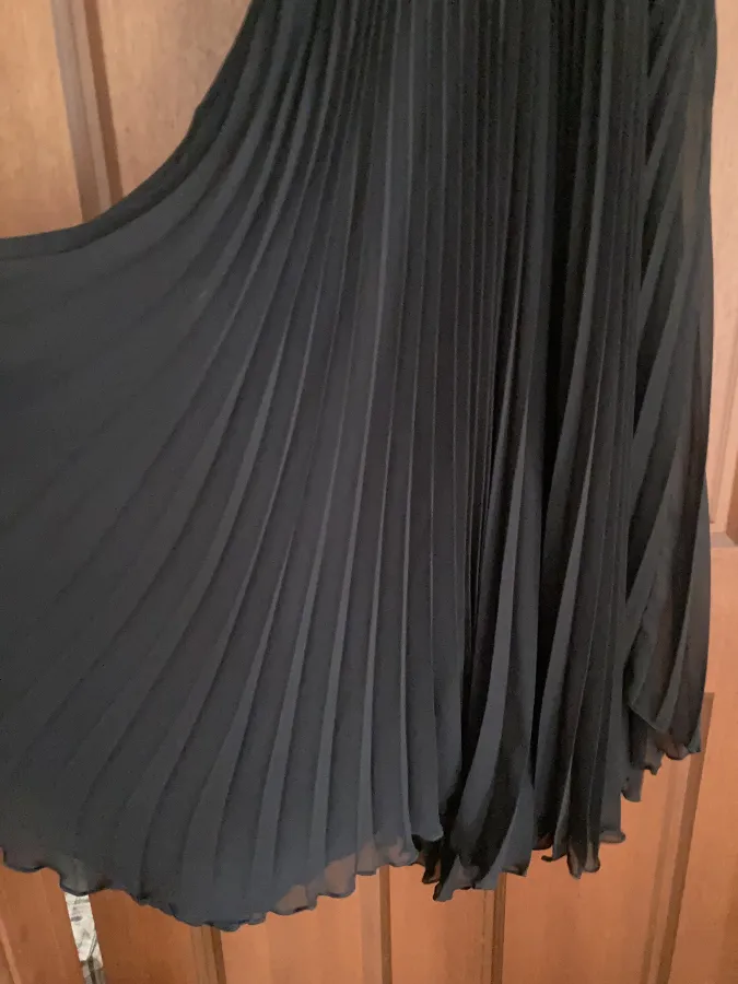 Classy Sheike black pleated halter neck cocktail dress size 14. Australian made. - Photo 3 of 6