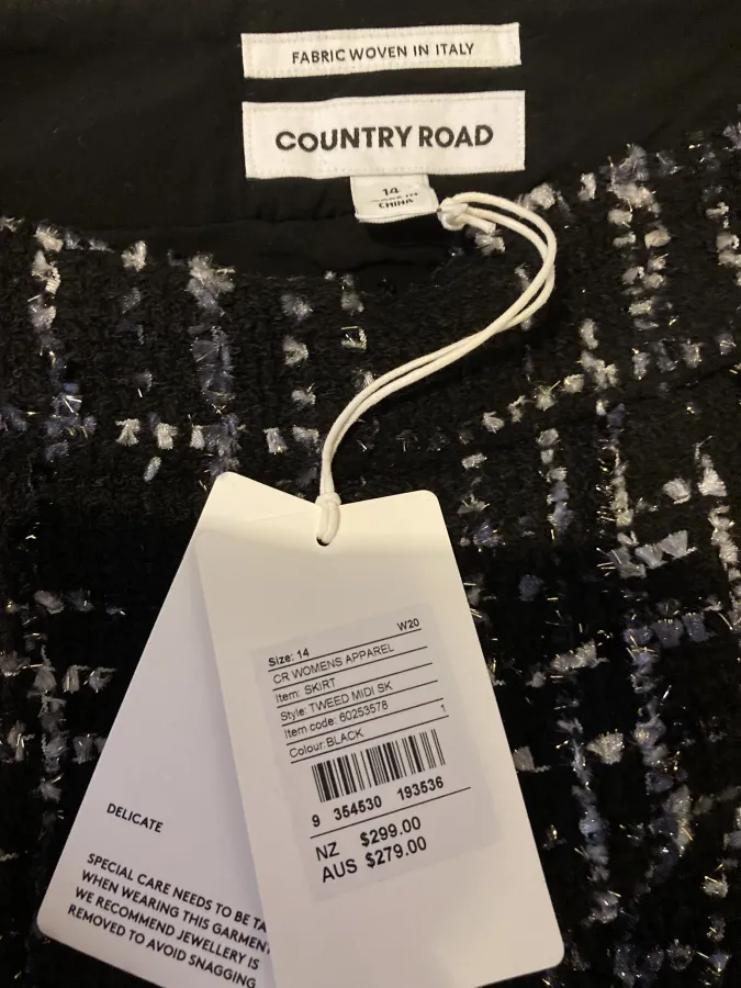 Country Road black wool mix tweed full midi skirt with front and rear splits. Italian fabric. Size 14.  NEW with tags. - Photo 7 of 8