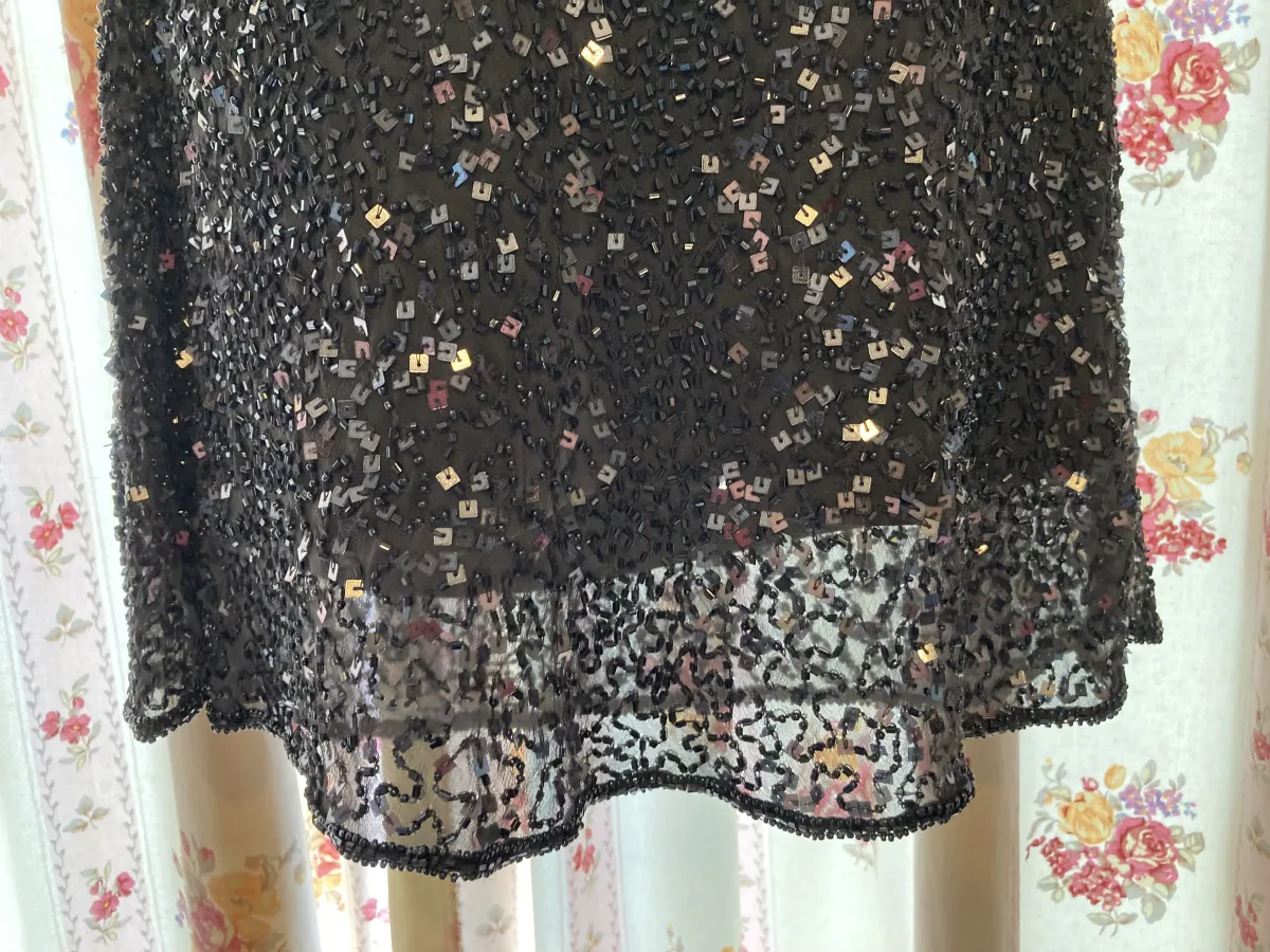 Laura K vintage sparkling grey silk heavily beaded top. Size 12. - Photo 4 of 9