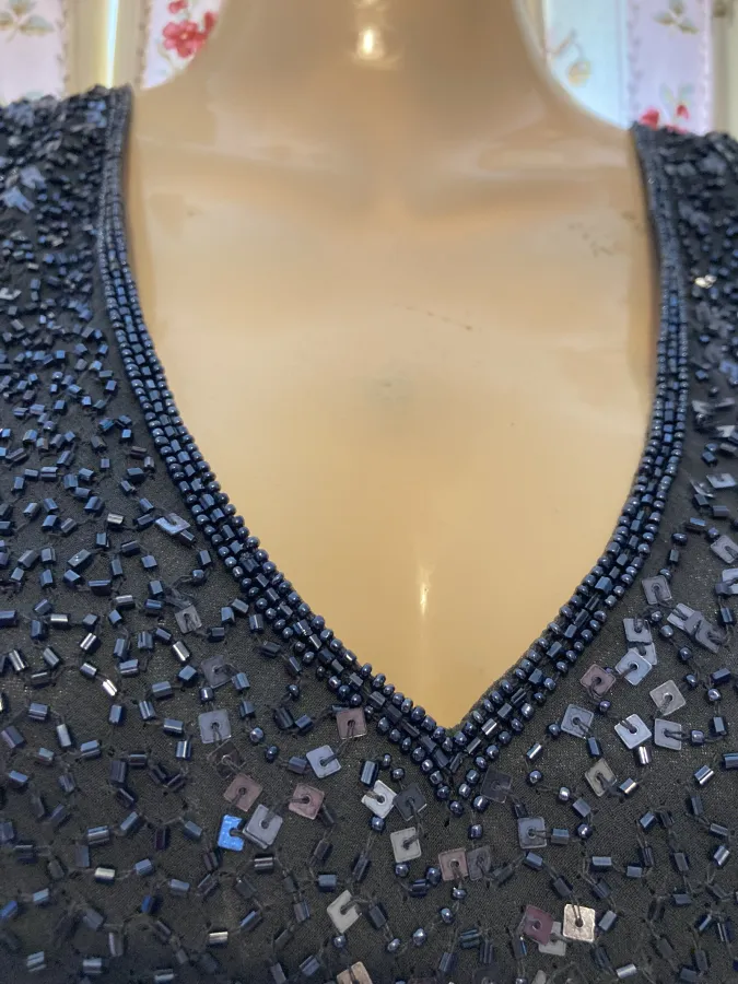 Laura K vintage sparkling grey silk heavily beaded top. Size 12. - Photo 5 of 9