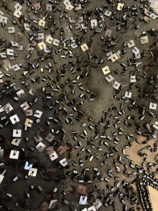 Laura K vintage sparkling grey silk heavily beaded top. Size 12. - Photo 9 of 9