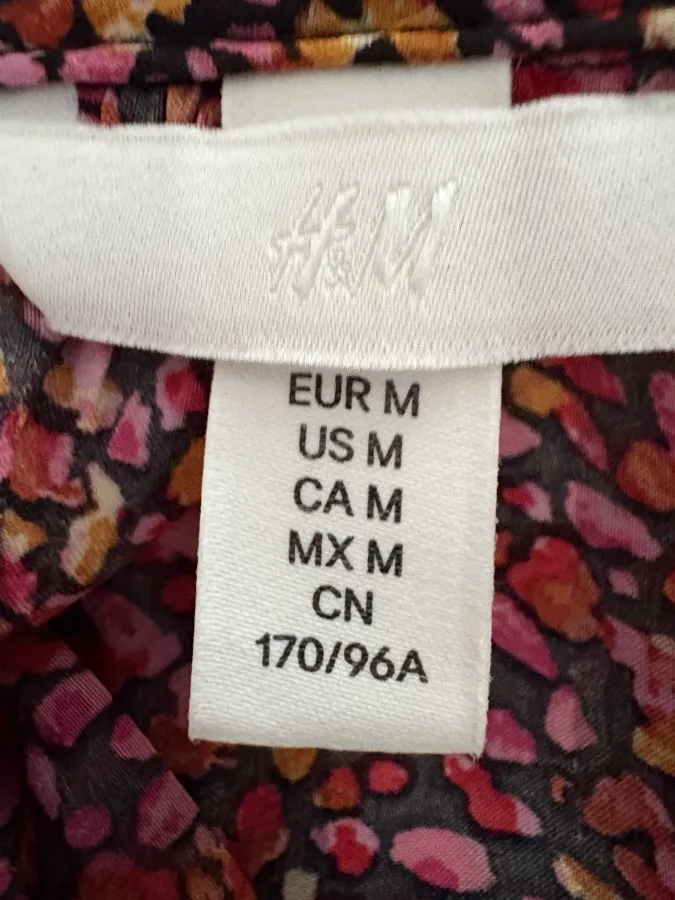 H&M blouse - Photo 5 of 5