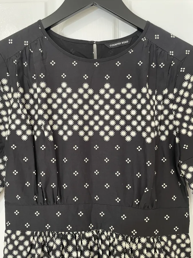 Country Road: Black and White Midi Dress - Photo 3 of 12