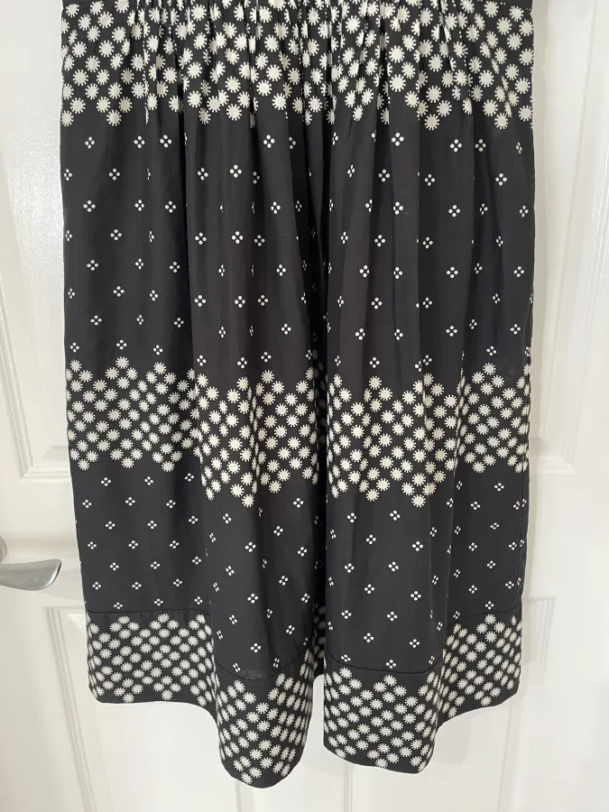 Country Road: Black and White Midi Dress - Photo 7 of 12