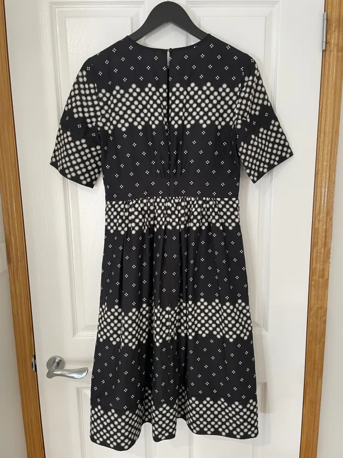 Country Road: Black and White Midi Dress - Photo 8 of 12