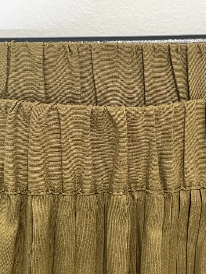 Gorman: Pleated Midi Skirt - Photo 3 of 6