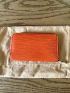 Louis Vuitton Wallet - Photo 1 of 3