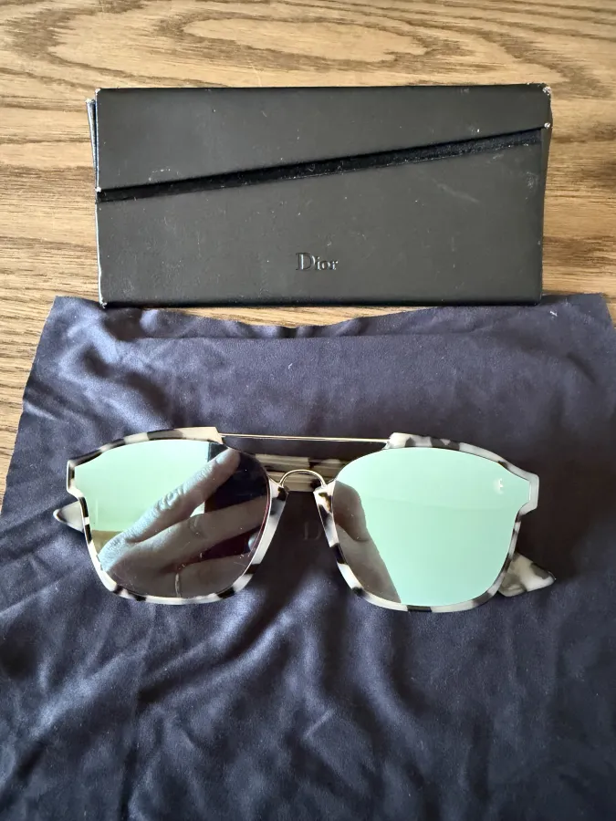 Dior sunglasses - Photo 1 of 4