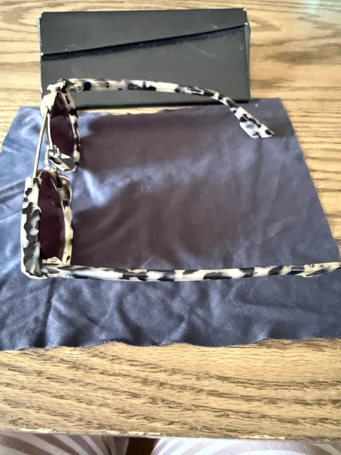 Dior sunglasses - Photo 2 of 4