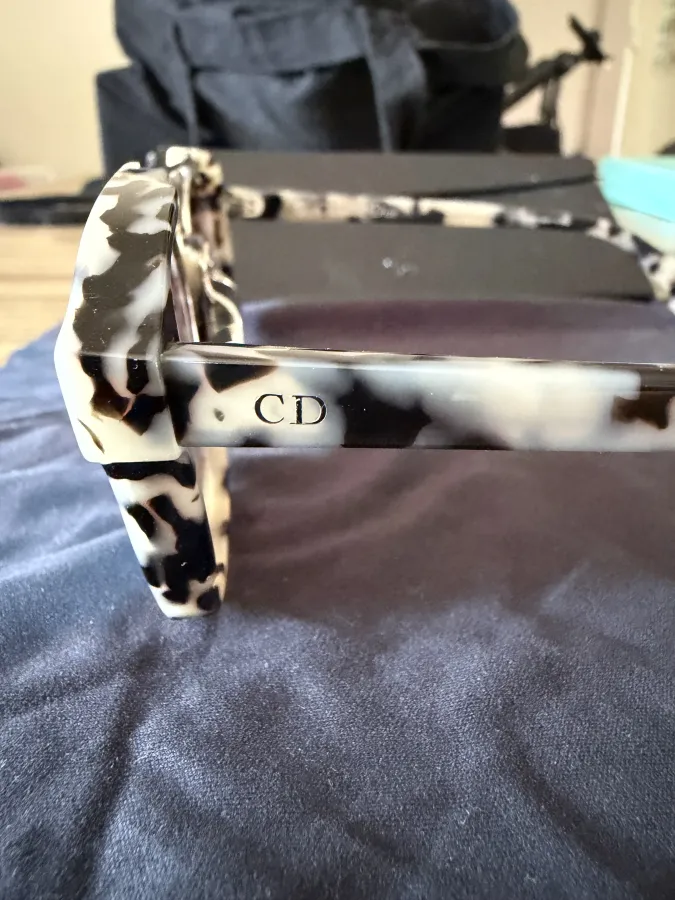 Dior sunglasses - Photo 3 of 4