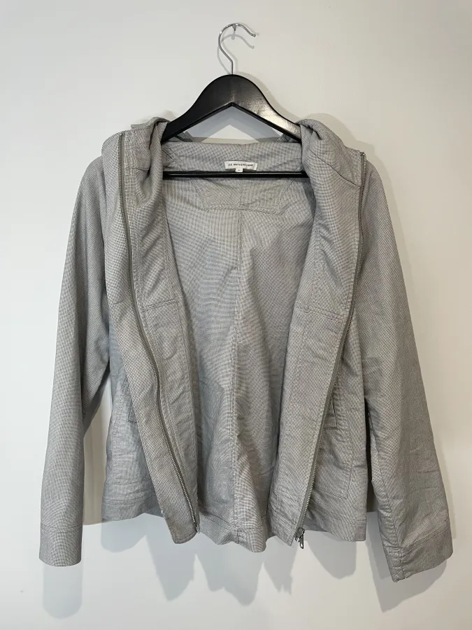 Lee Mathews: Lightweight Hooded Jacket - Photo 7 of 9