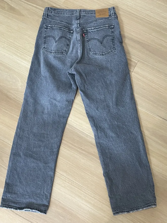 Levis: Grey Ribcage Straight Ankle Jeans - Photo 5 of 7