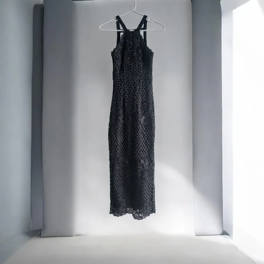 Bariano Black Lace Evening Gown Size 6 – Halter Neck Criss-Cross Back Maxi Back Split Hem Occasion Dress - Photo 2 of 10