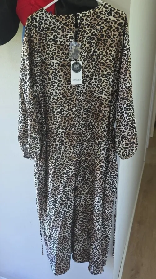 Women leopard print dress - Photo 2 of 3