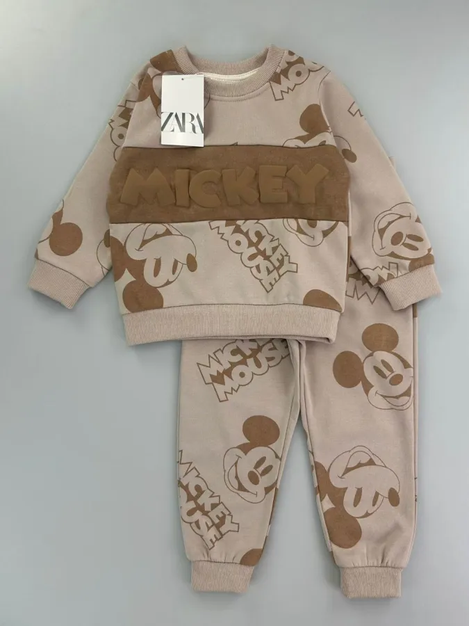 mickey mouse boys tracksuit size 6/7 yr - Photo 1 of 1