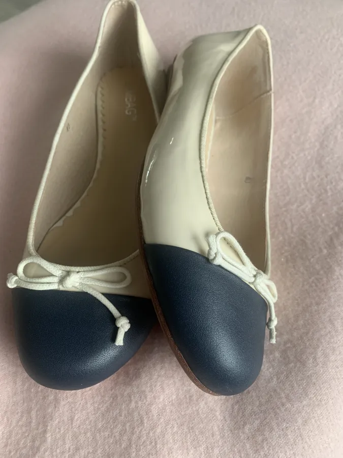 Size 40 Two tone navy stone ballet flats - Photo 5 of 5