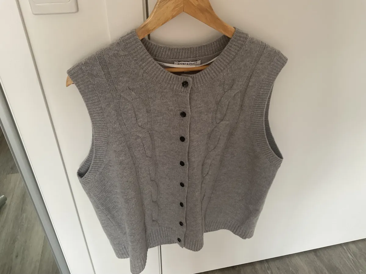 Women’s Sportscraft pale grey vest - Photo 1 of 3