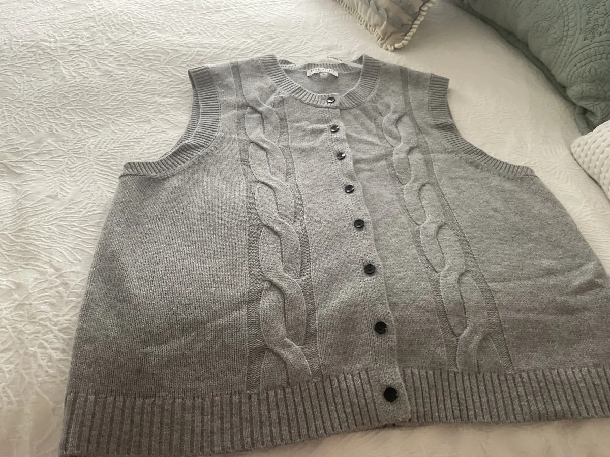 Women’s Sportscraft pale grey vest - Photo 3 of 3