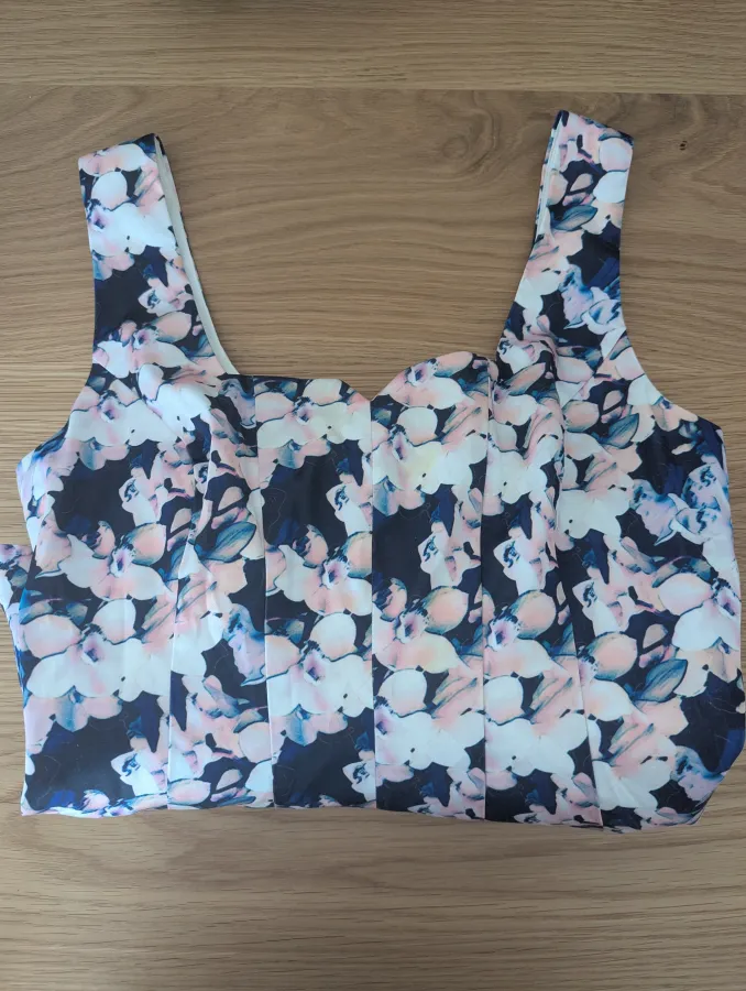 Review dress - Photo 1 of 7