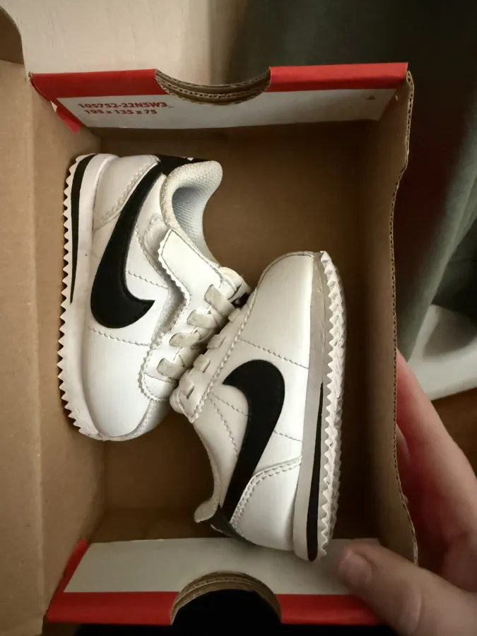 Nike cortex shoes size 4c - Photo 3 of 5