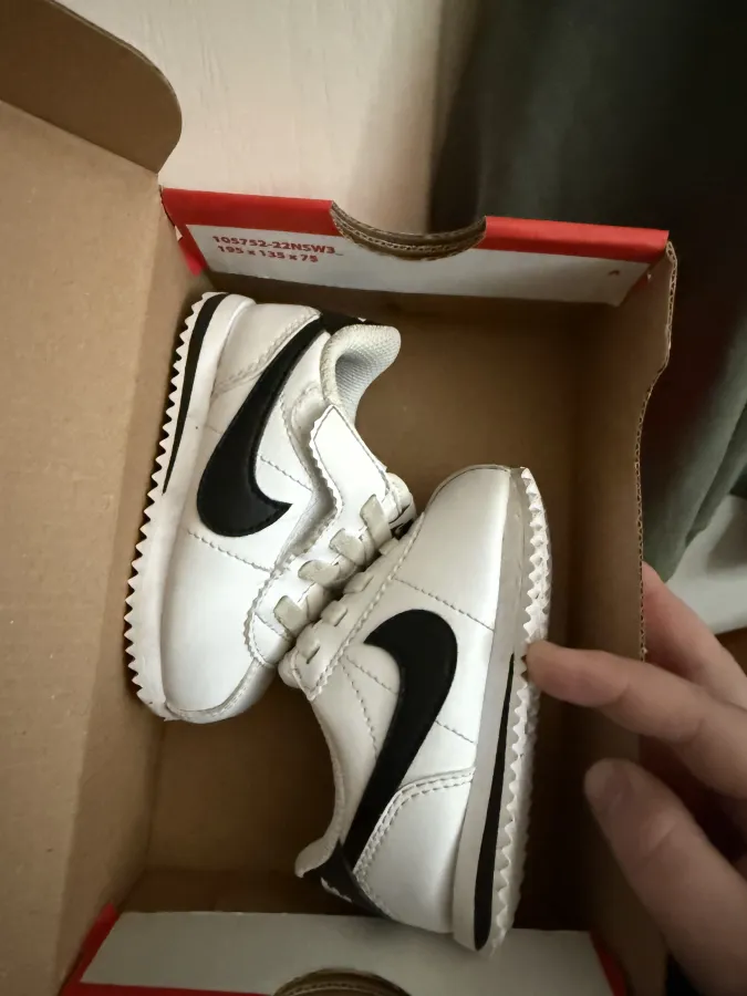 Nike cortex shoes size 4c - Photo 4 of 5