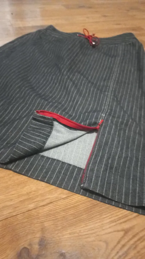 Size 8 - Photo 1 of 3