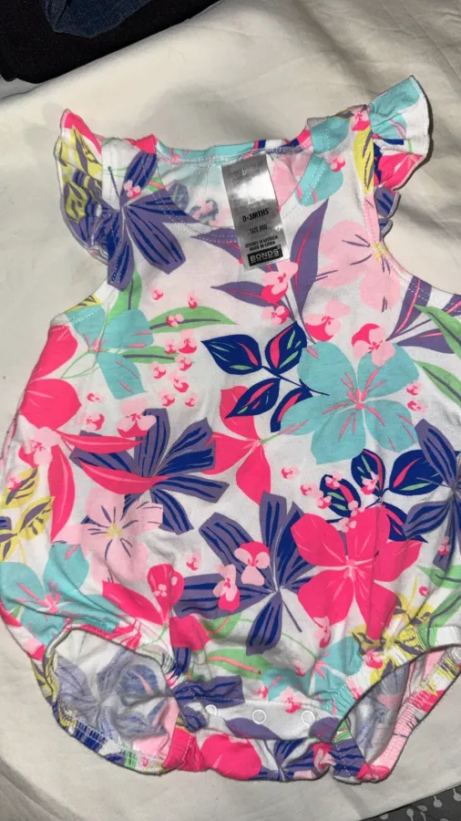 Bonds Bubble Onesies x 2 0-3mth baby girl - Photo 6 of 9