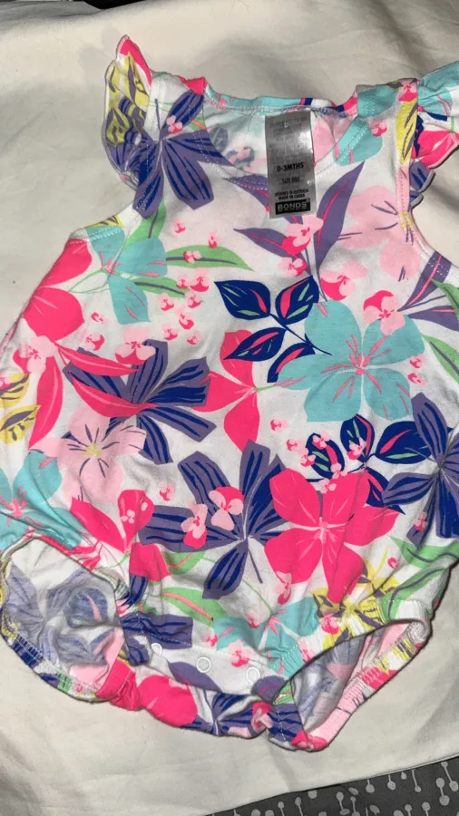 Bonds Bubble Onesies x 2 0-3mth baby girl - Photo 7 of 9